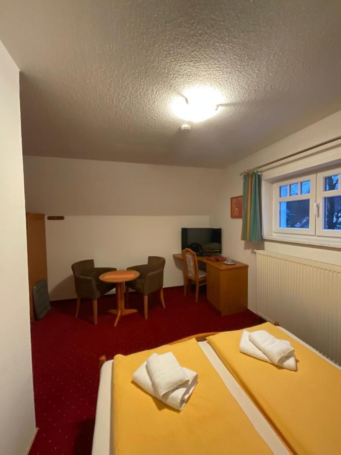 Gaststaette & Pension Waldschloesschen Oberhof  Esterno foto